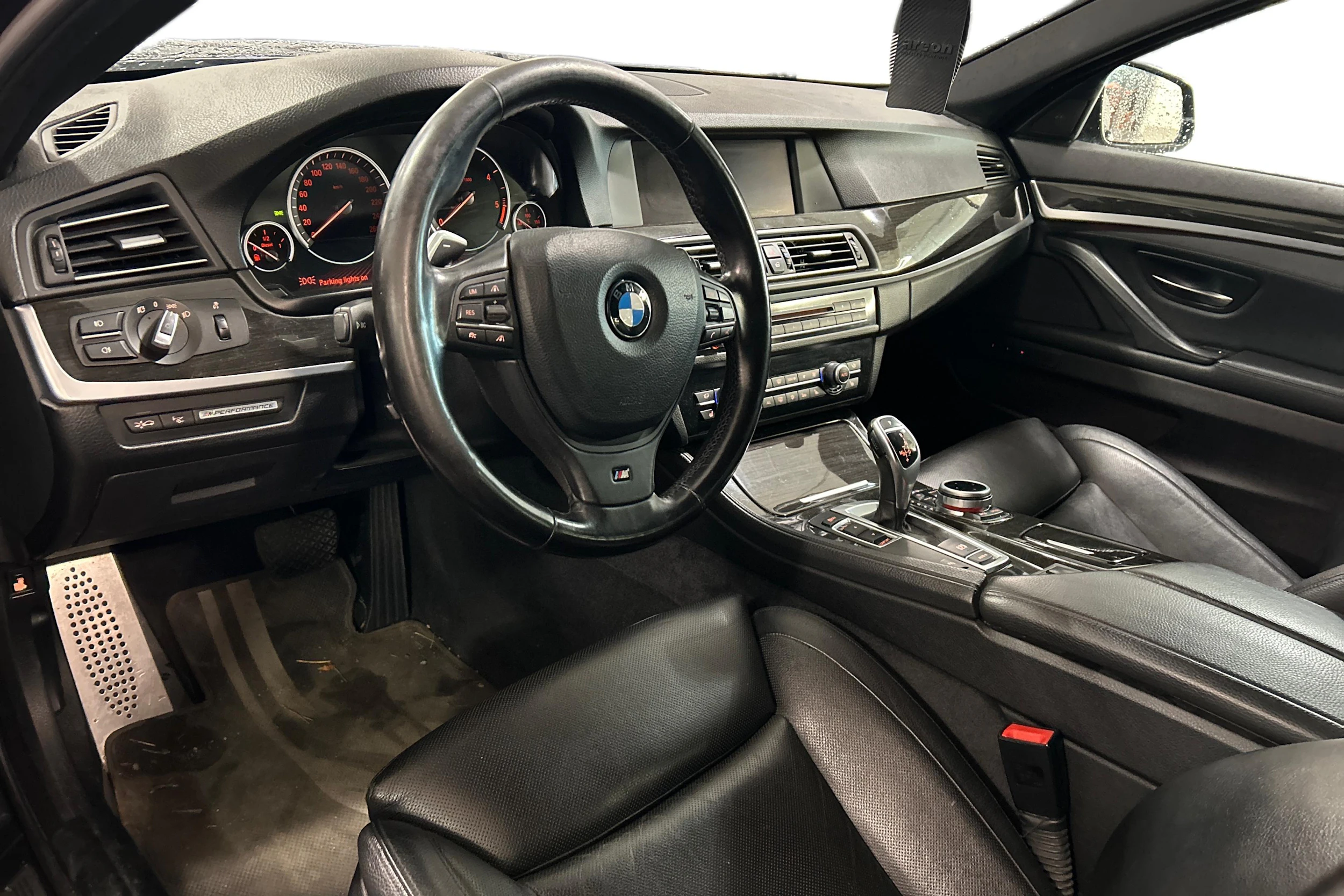 Sininen BMW 535 2011 kuva 3.