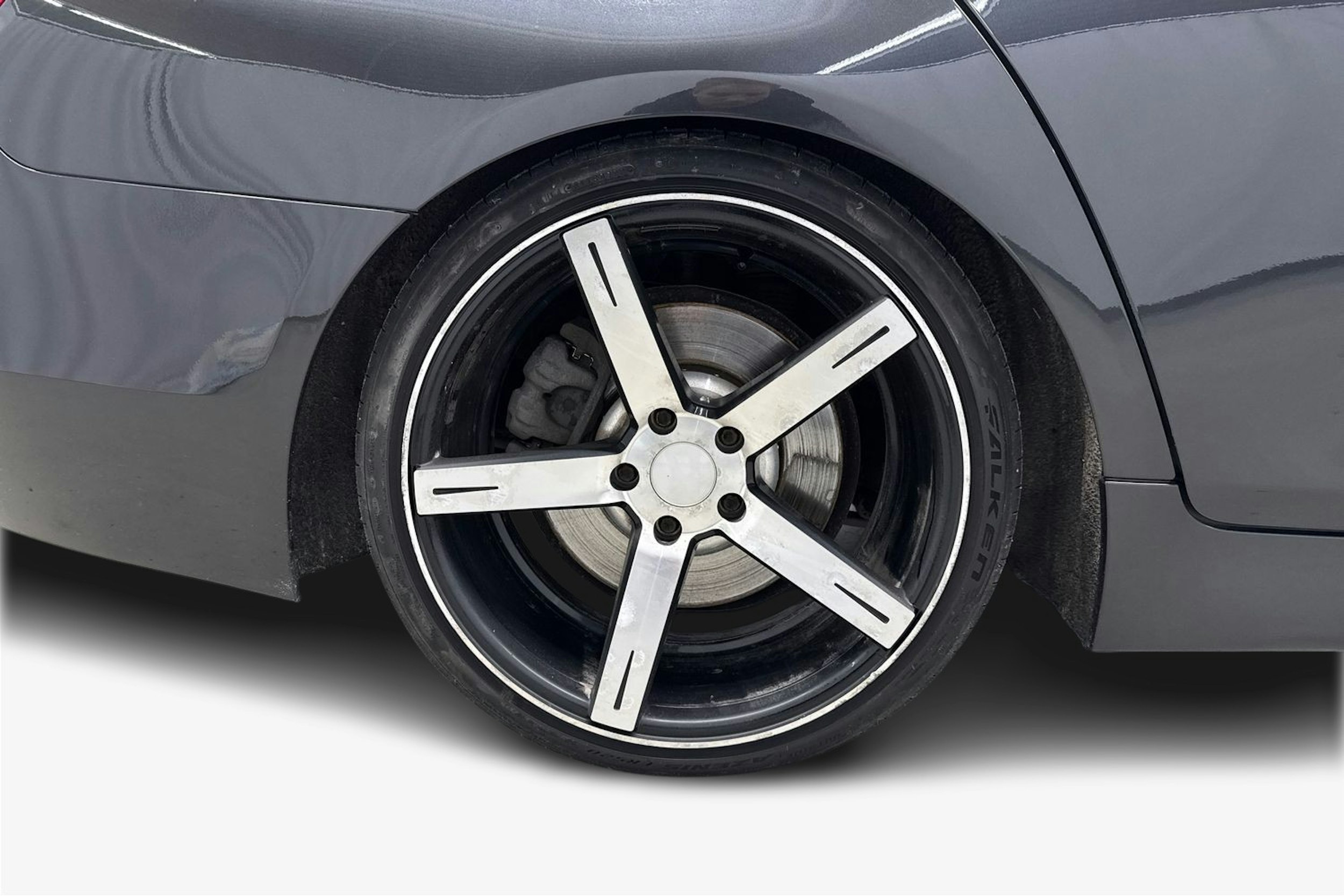 harmaa BMW 535 2013 kuva 11.