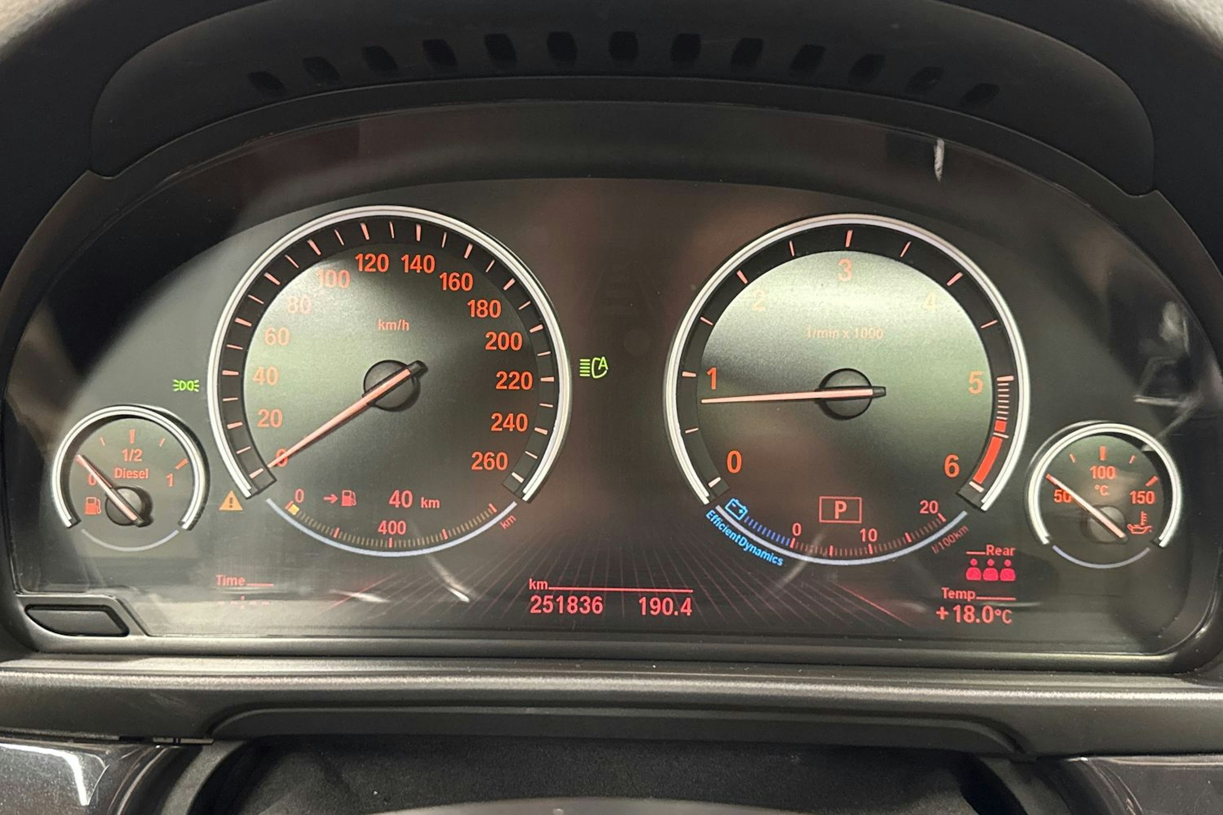 harmaa BMW 535 2013 kuva 16.