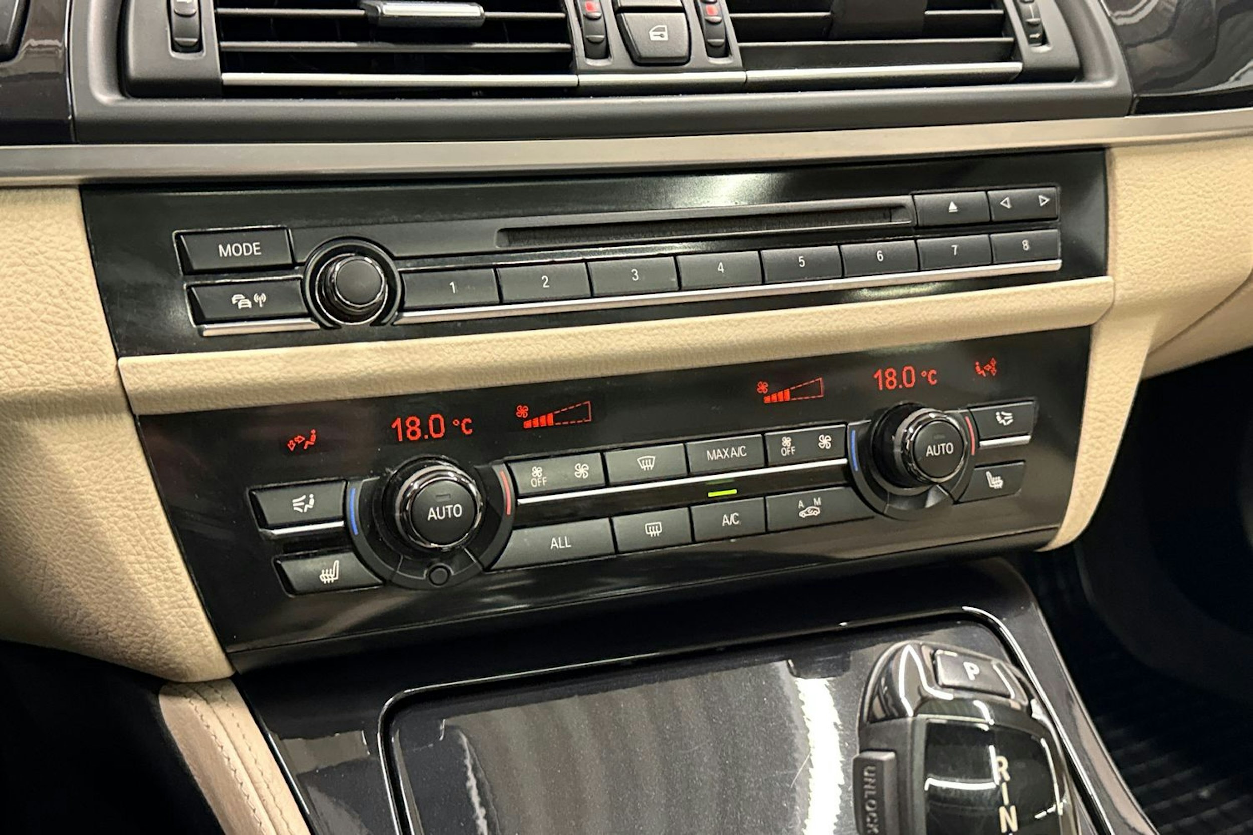 harmaa BMW 535 2013 kuva 18.