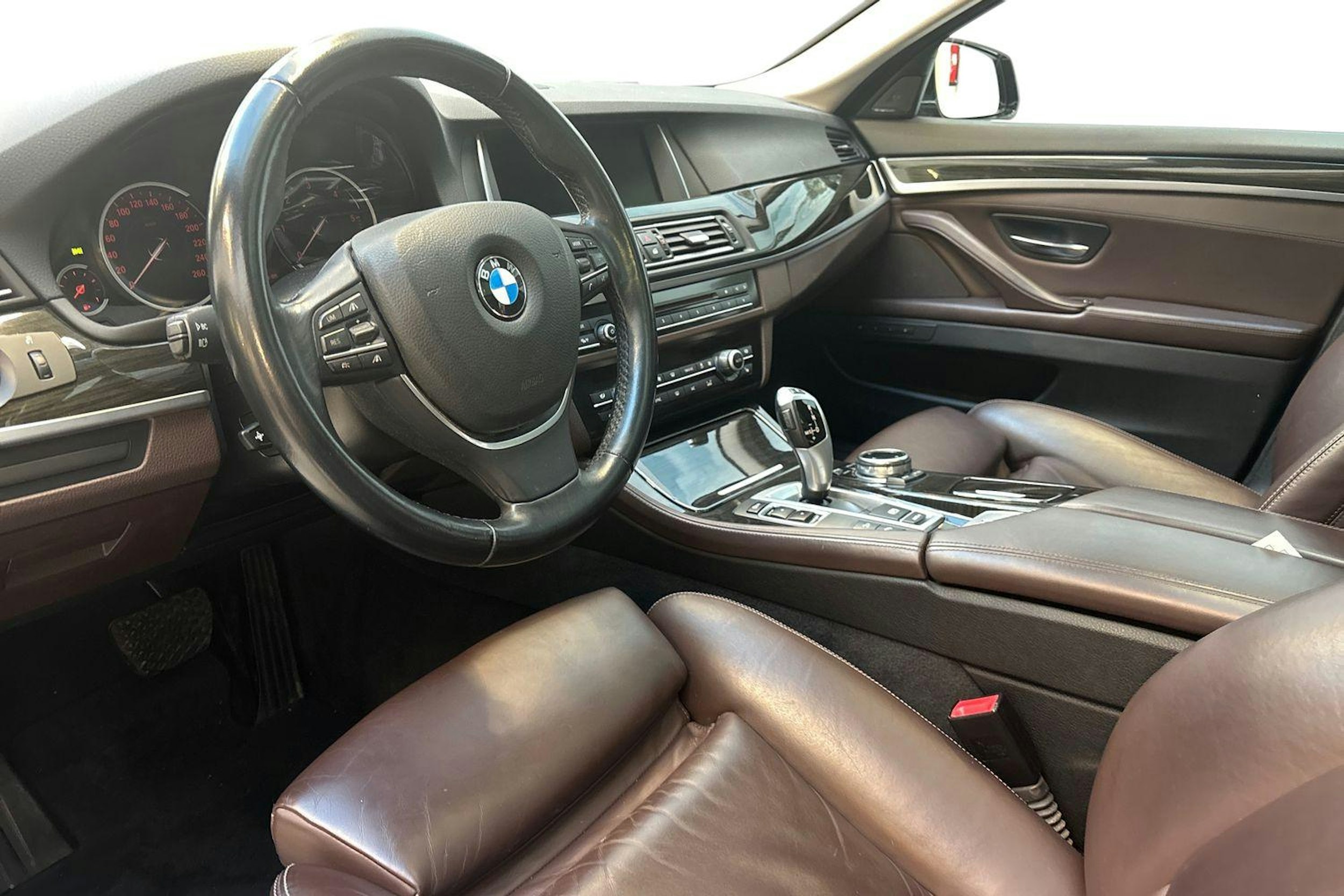 harmaa BMW 535 2014 kuva 6.