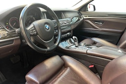harmaa BMW 535 2014 kuva 6.