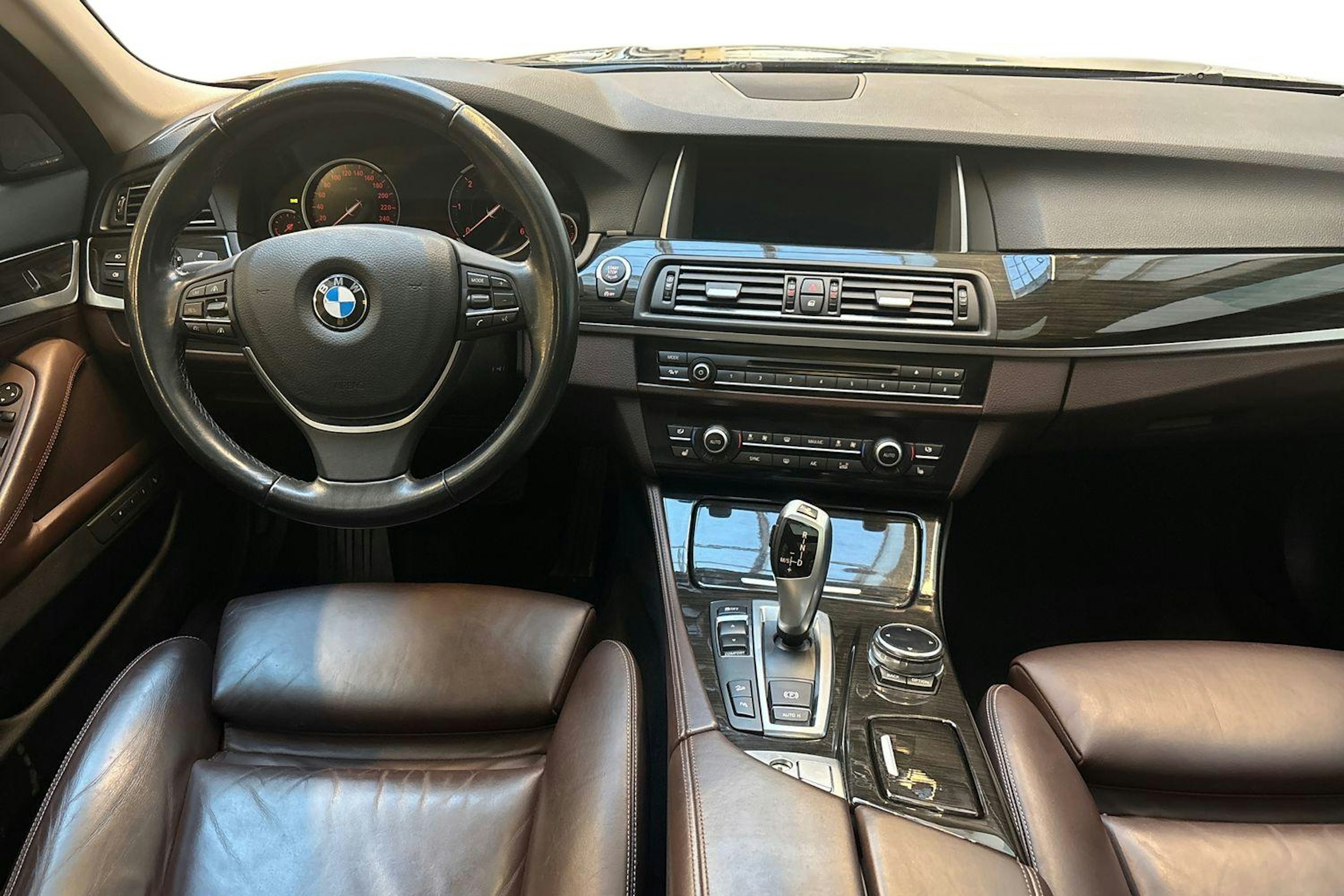 harmaa BMW 535 2014 kuva 7.