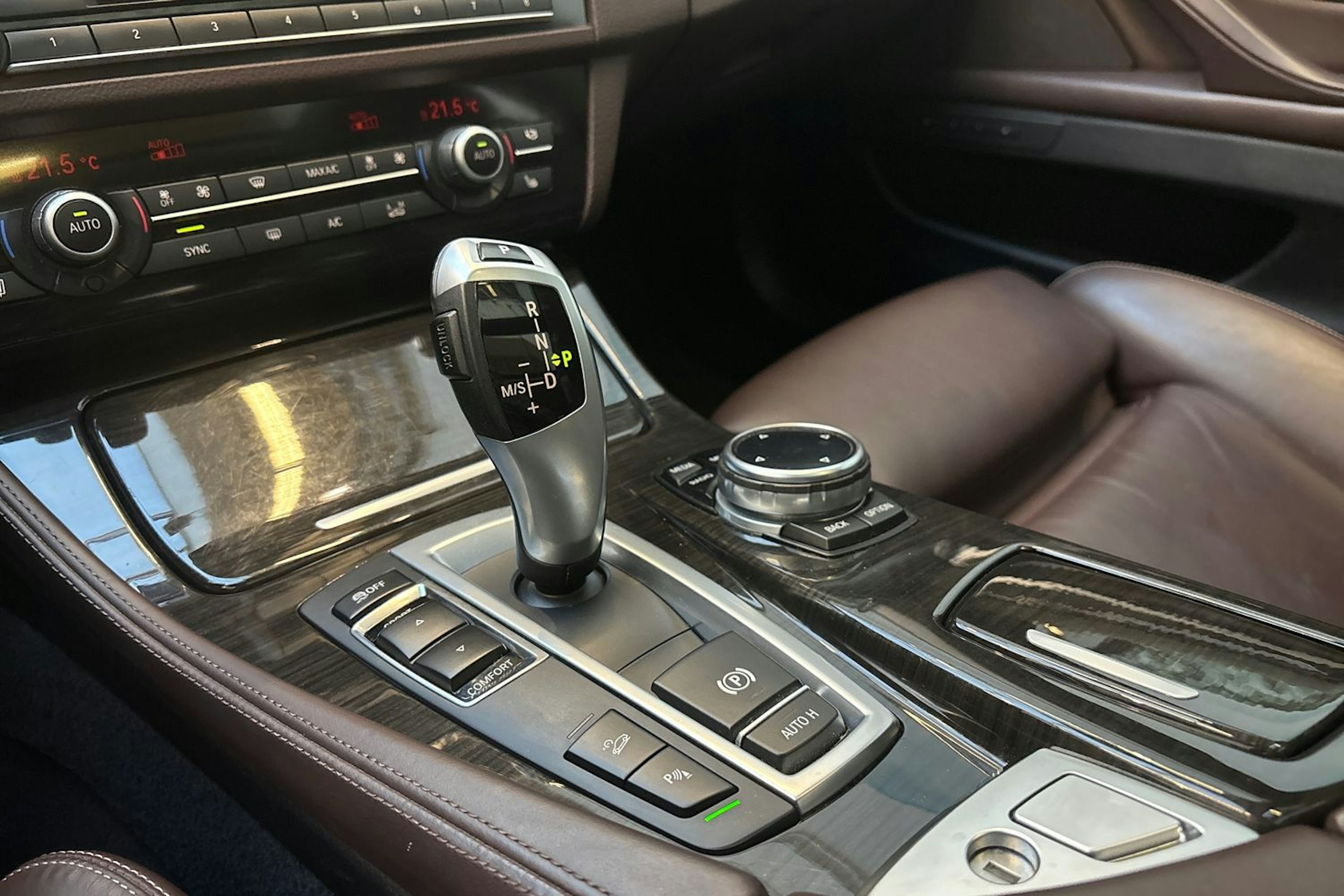 harmaa BMW 535 2014 kuva 20.