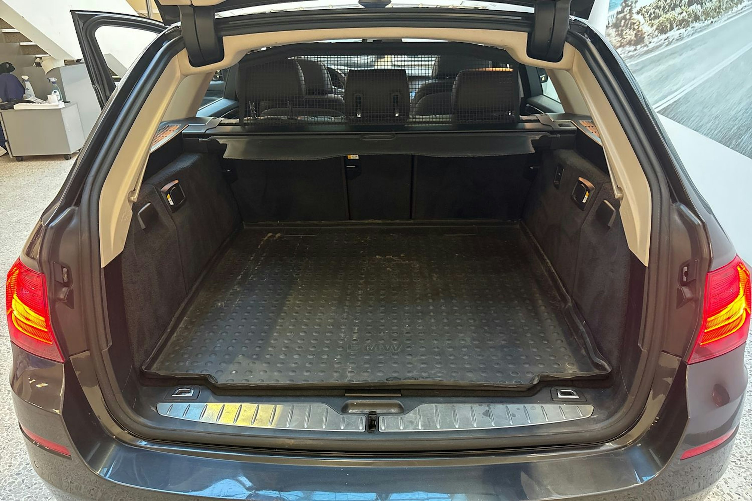 harmaa BMW 535 2014 kuva 25.