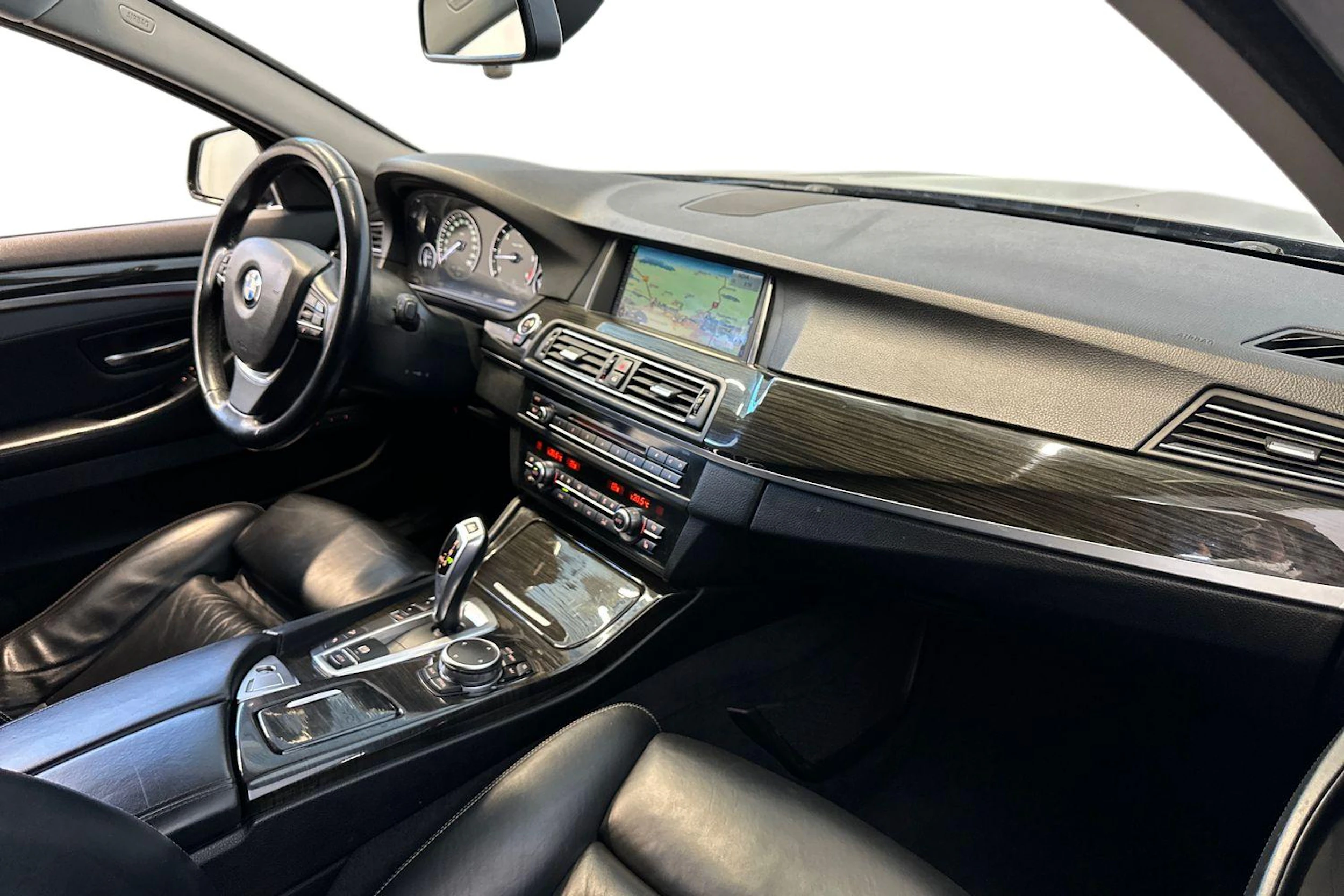vihreä BMW 535 2015 kuva 9.