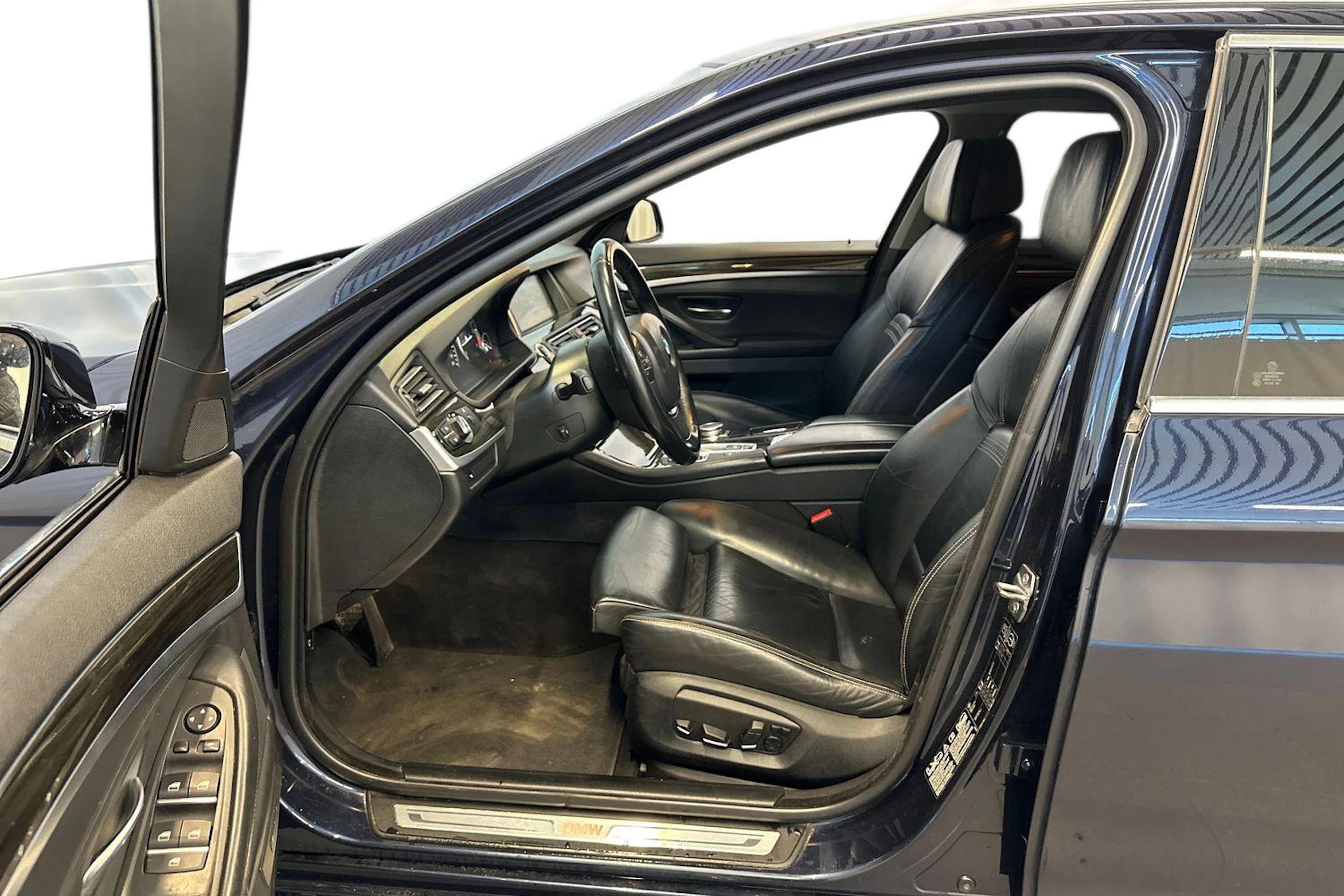 vihreä BMW 535 2015 kuva 12.