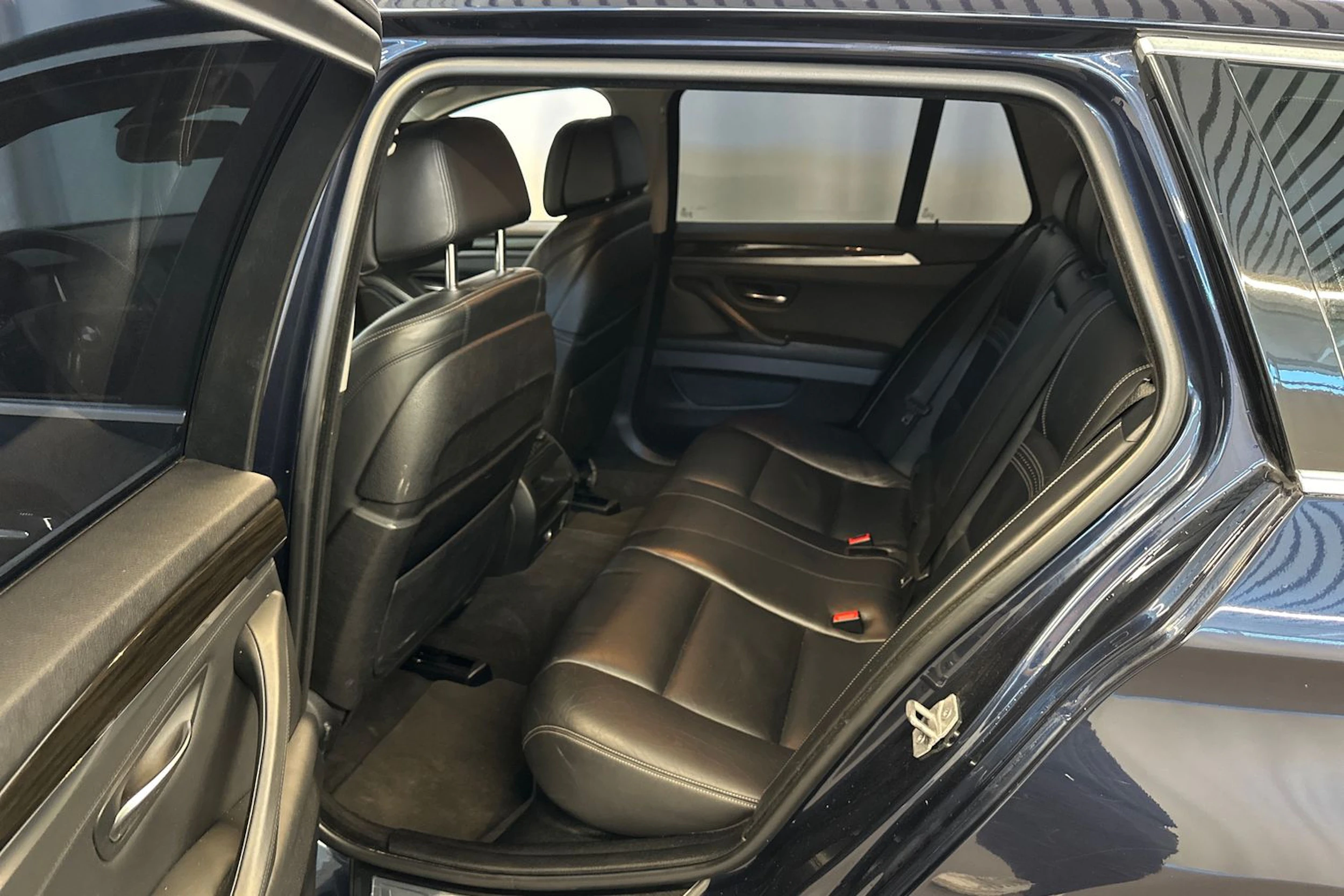 vihreä BMW 535 2015 kuva 13.