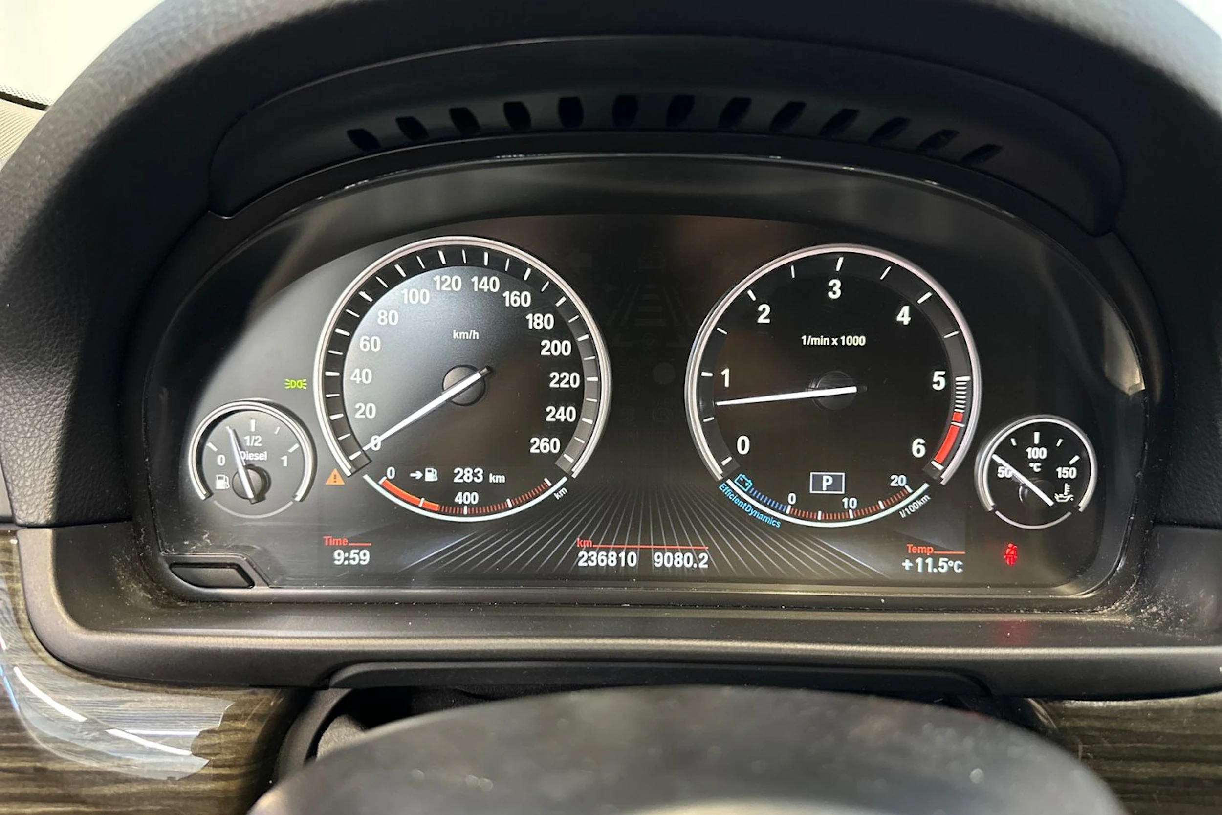 vihreä BMW 535 2015 kuva 22.