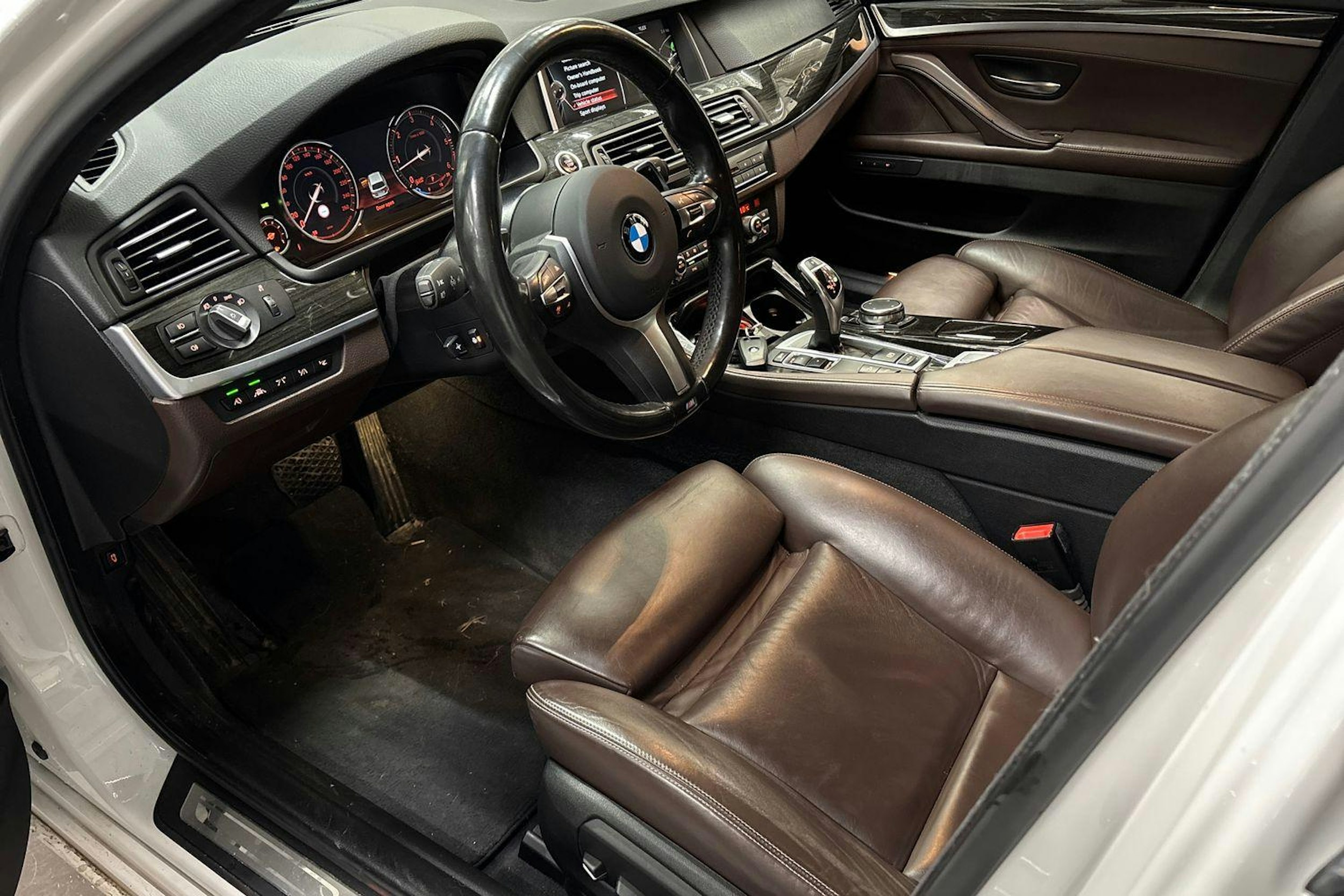 valkoinen BMW 535 2016 kuva 3.