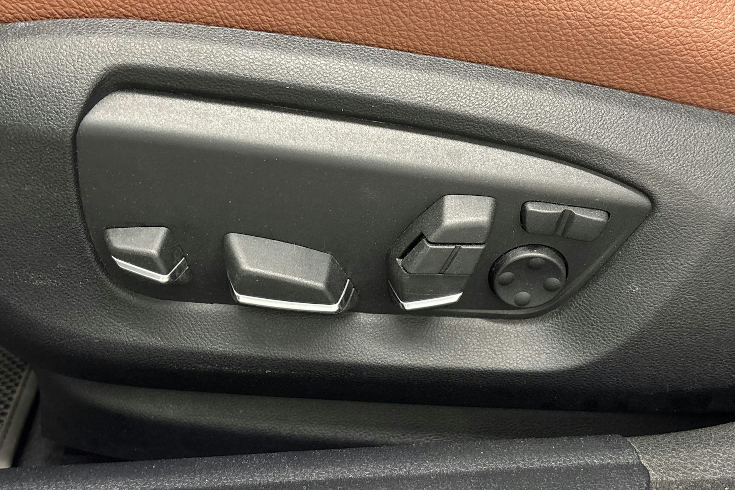 valkoinen BMW 535 2016 kuva 15.