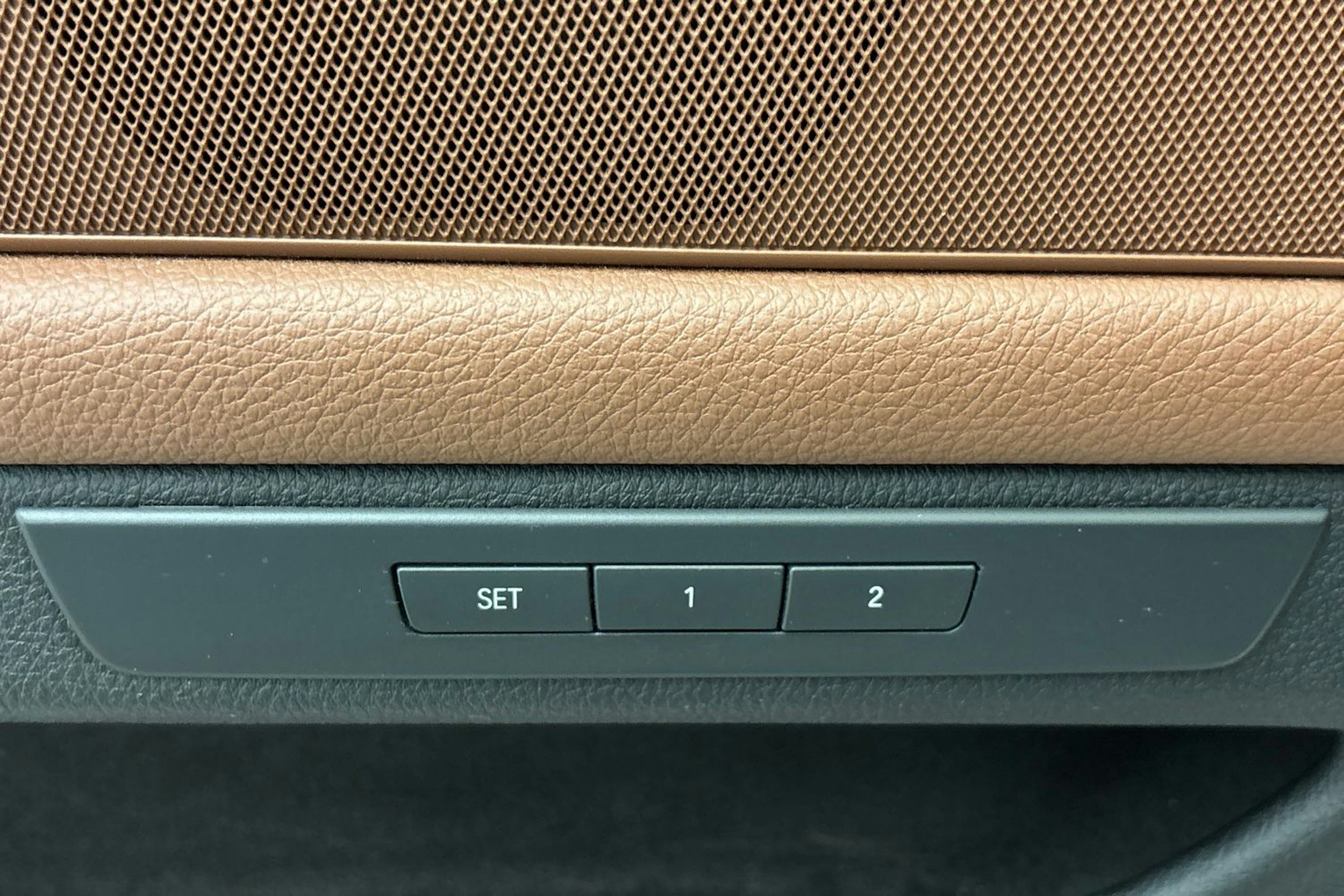 valkoinen BMW 535 2016 kuva 16.