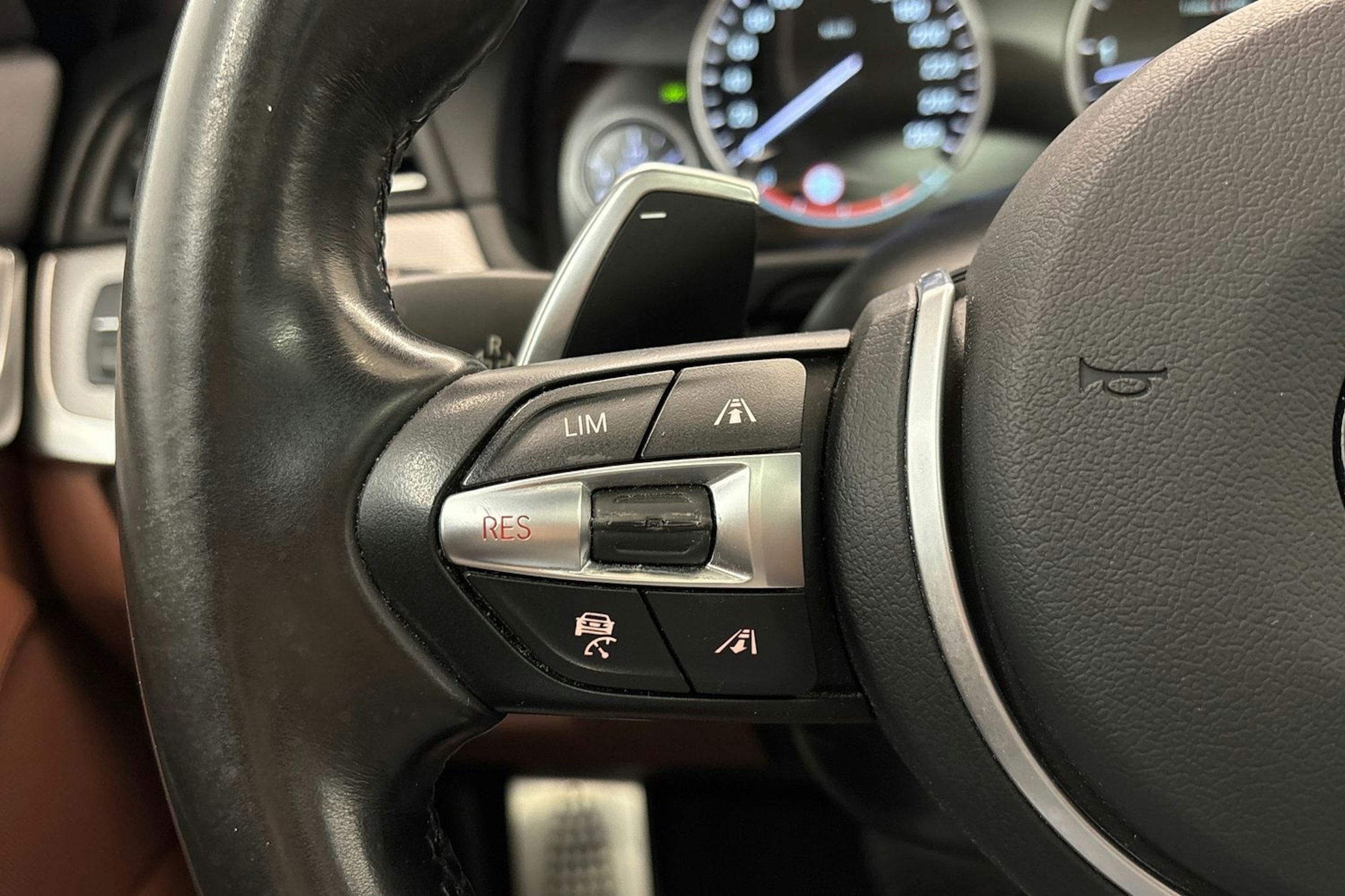 valkoinen BMW 535 2016 kuva 18.