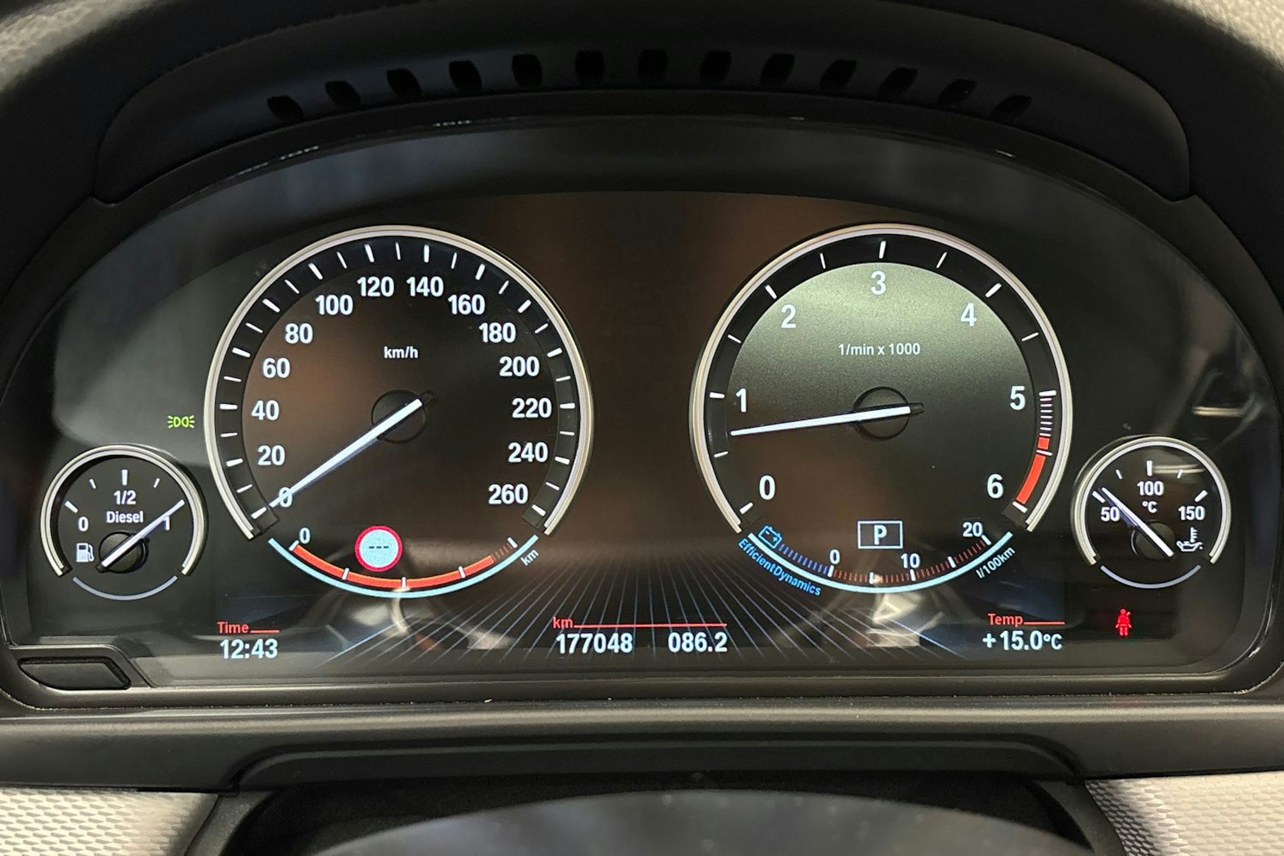 valkoinen BMW 535 2016 kuva 20.