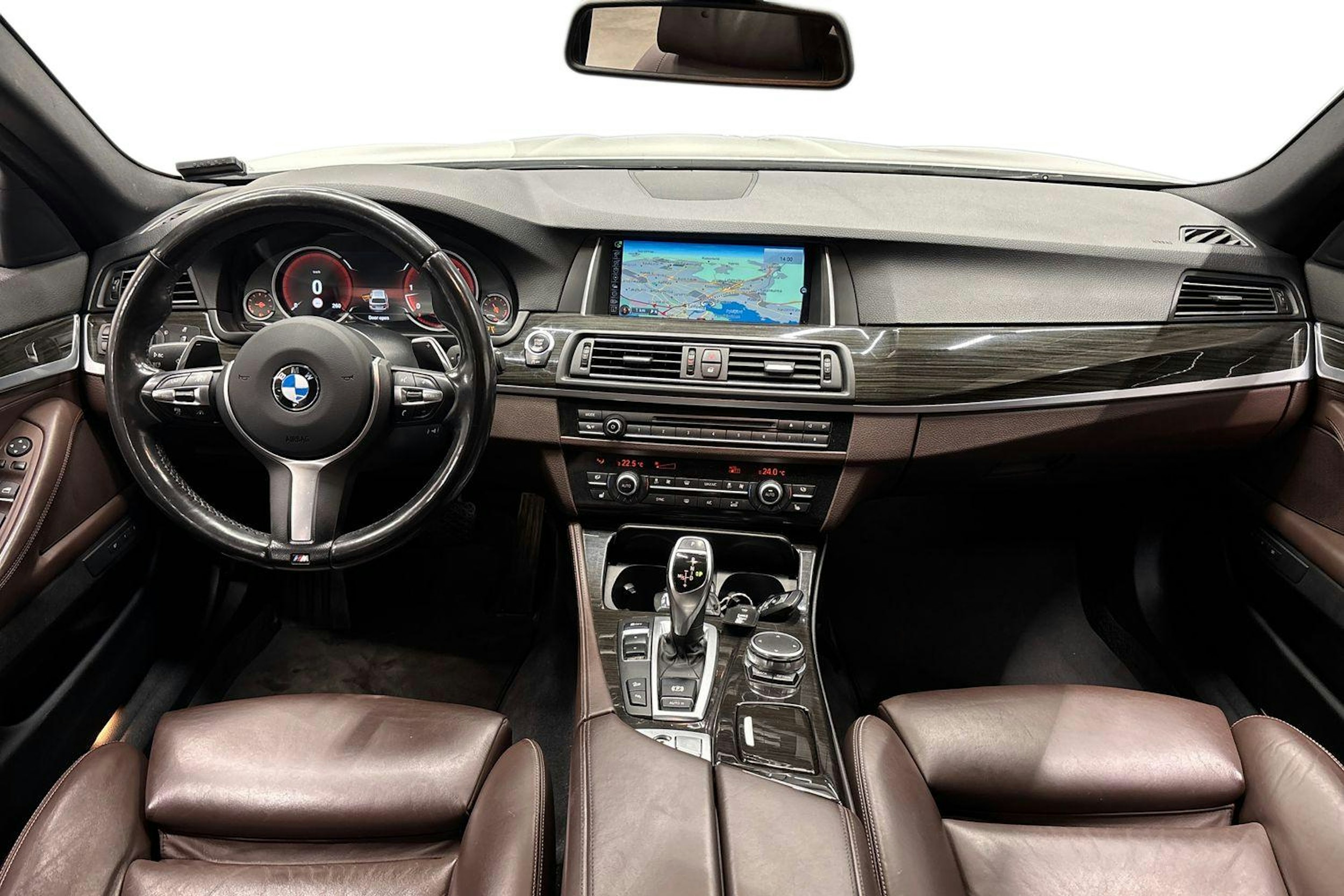 valkoinen BMW 535 2016 kuva 7.