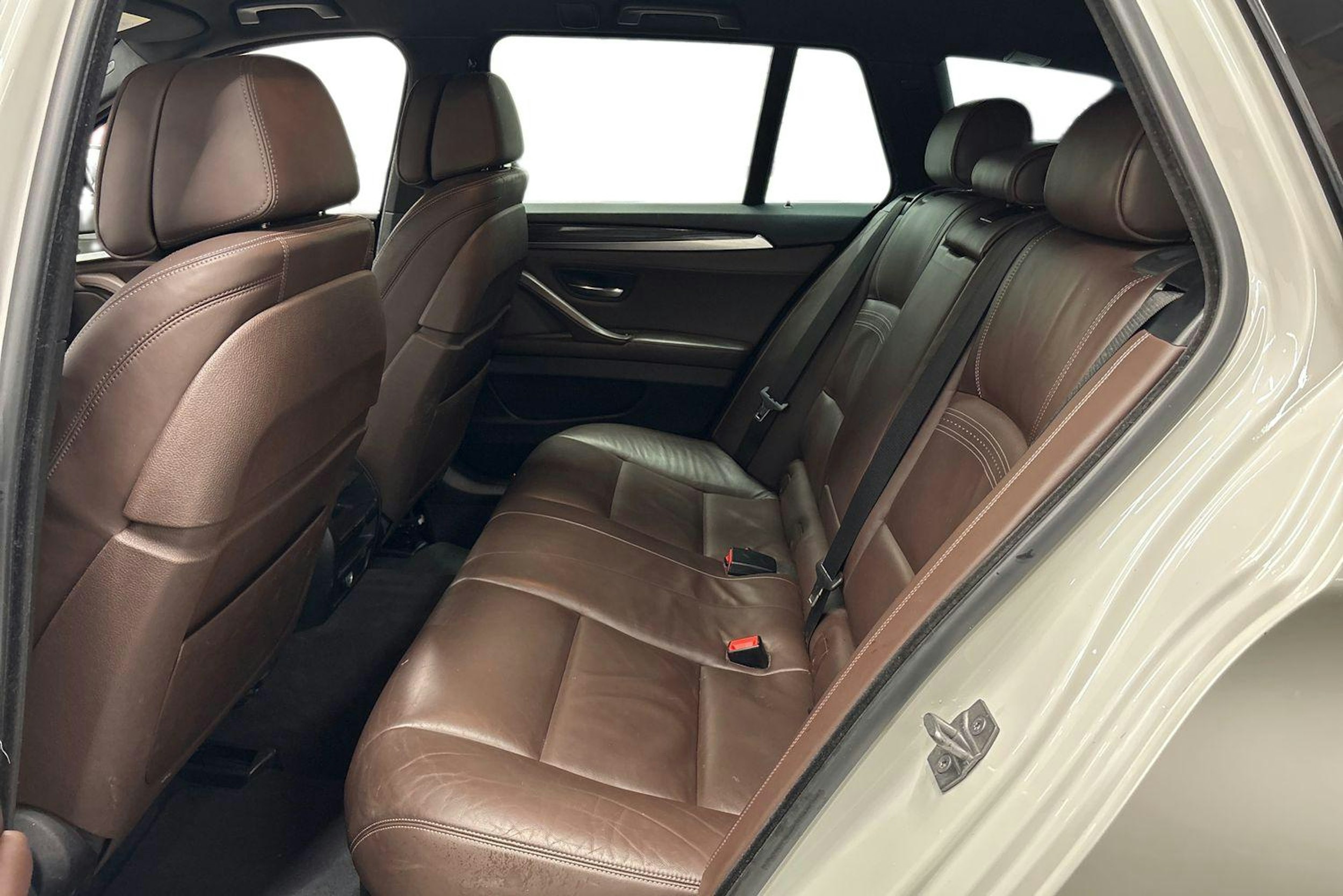 valkoinen BMW 535 2016 kuva 8.