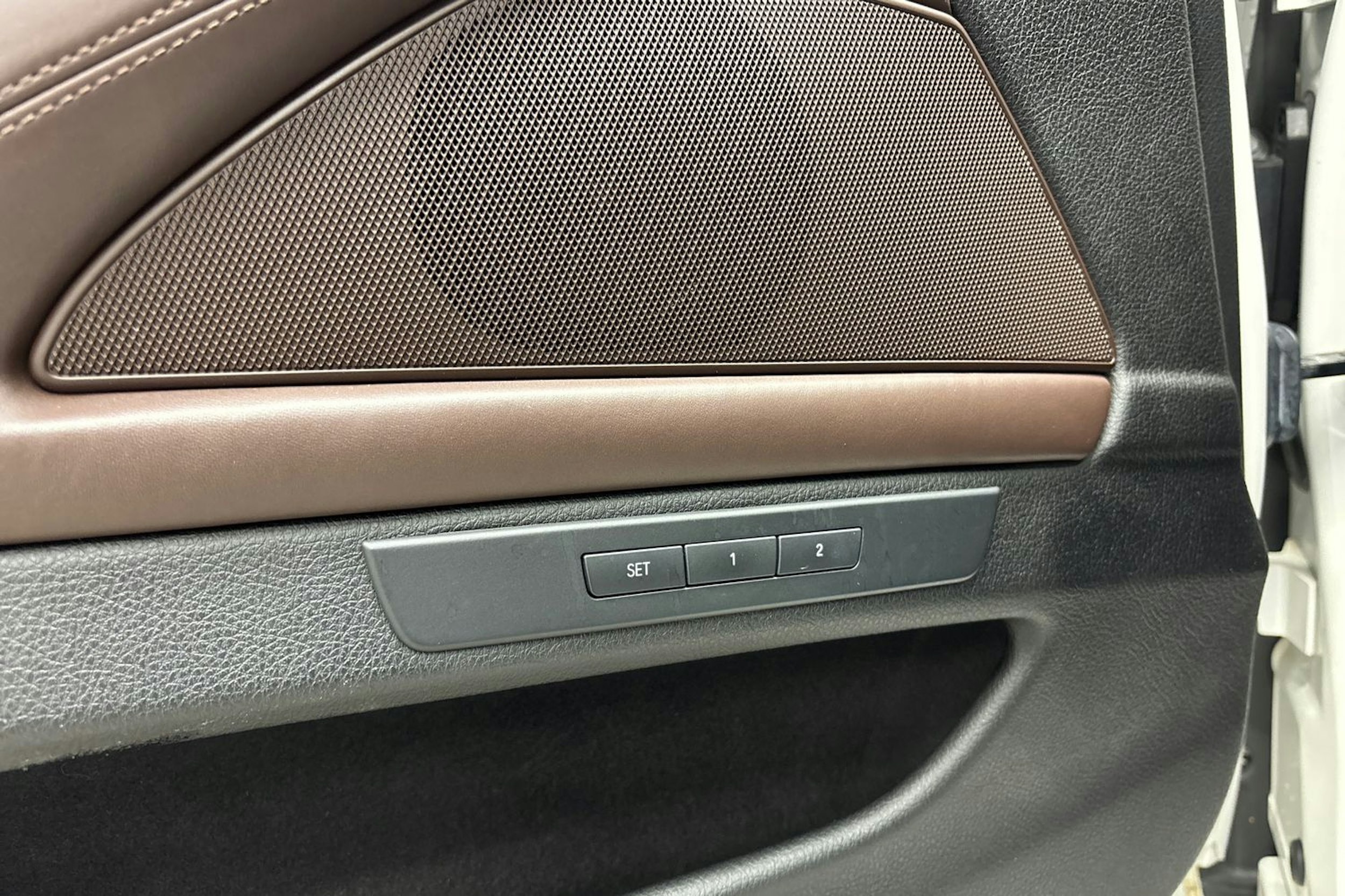 valkoinen BMW 535 2016 kuva 26.