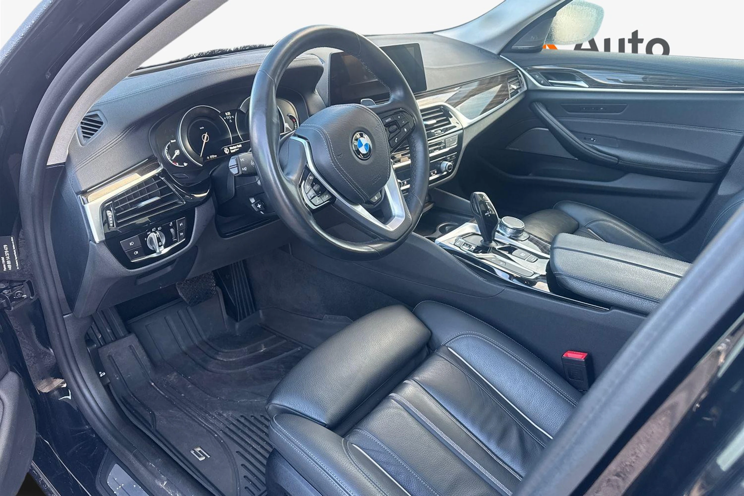 musta BMW 540 2017 kuva 2.