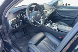 musta BMW 540 2017 kuva 2.