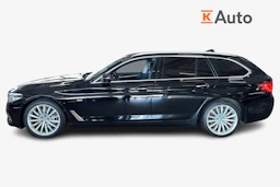 musta BMW 540 2017 kuva 5.