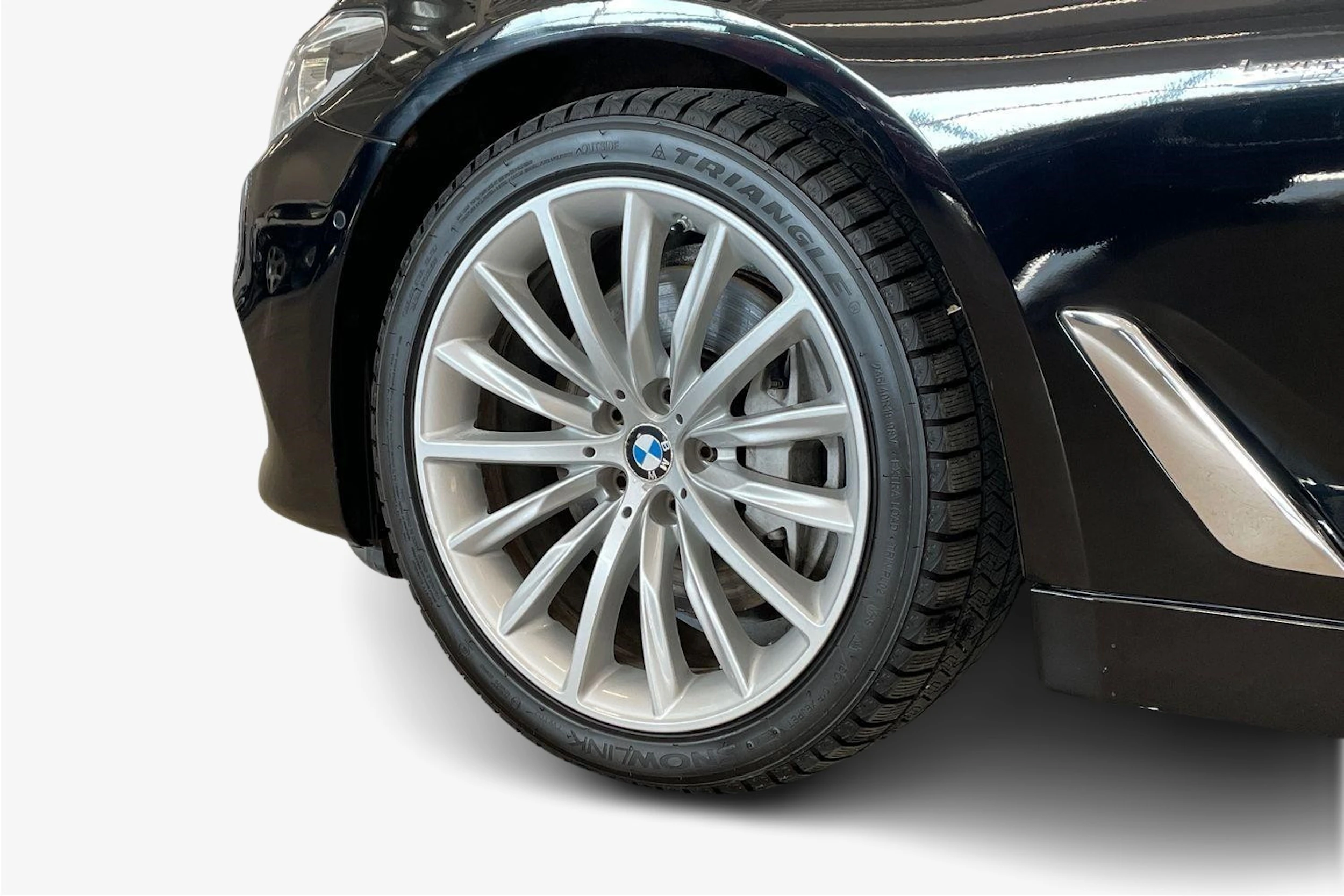 musta BMW 540 2017 kuva 9.