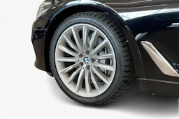 musta BMW 540 2017 kuva 9.