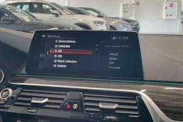 musta BMW 540 2017 kuva 22.