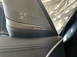 musta BMW 540 2017 kuva 30.