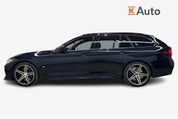 met. musta BMW 540 2021 kuva 6.