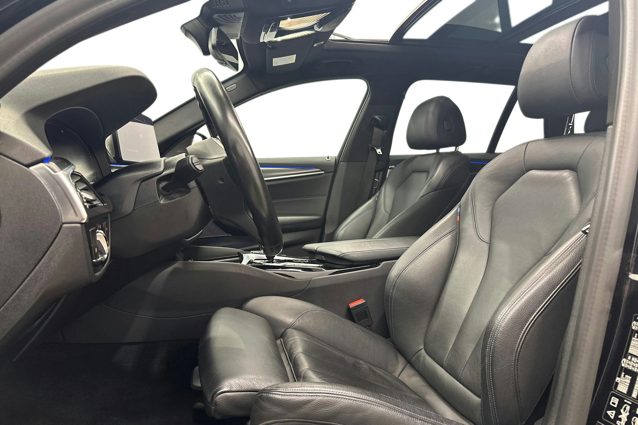 met. musta BMW 540 2021 kuva 10.