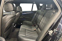 met. musta BMW 540 2021 kuva 11.