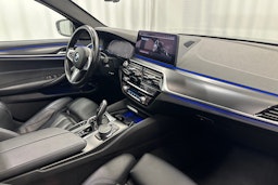 met. musta BMW 540 2021 kuva 14.