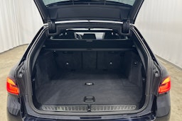 met. musta BMW 540 2021 kuva 16.