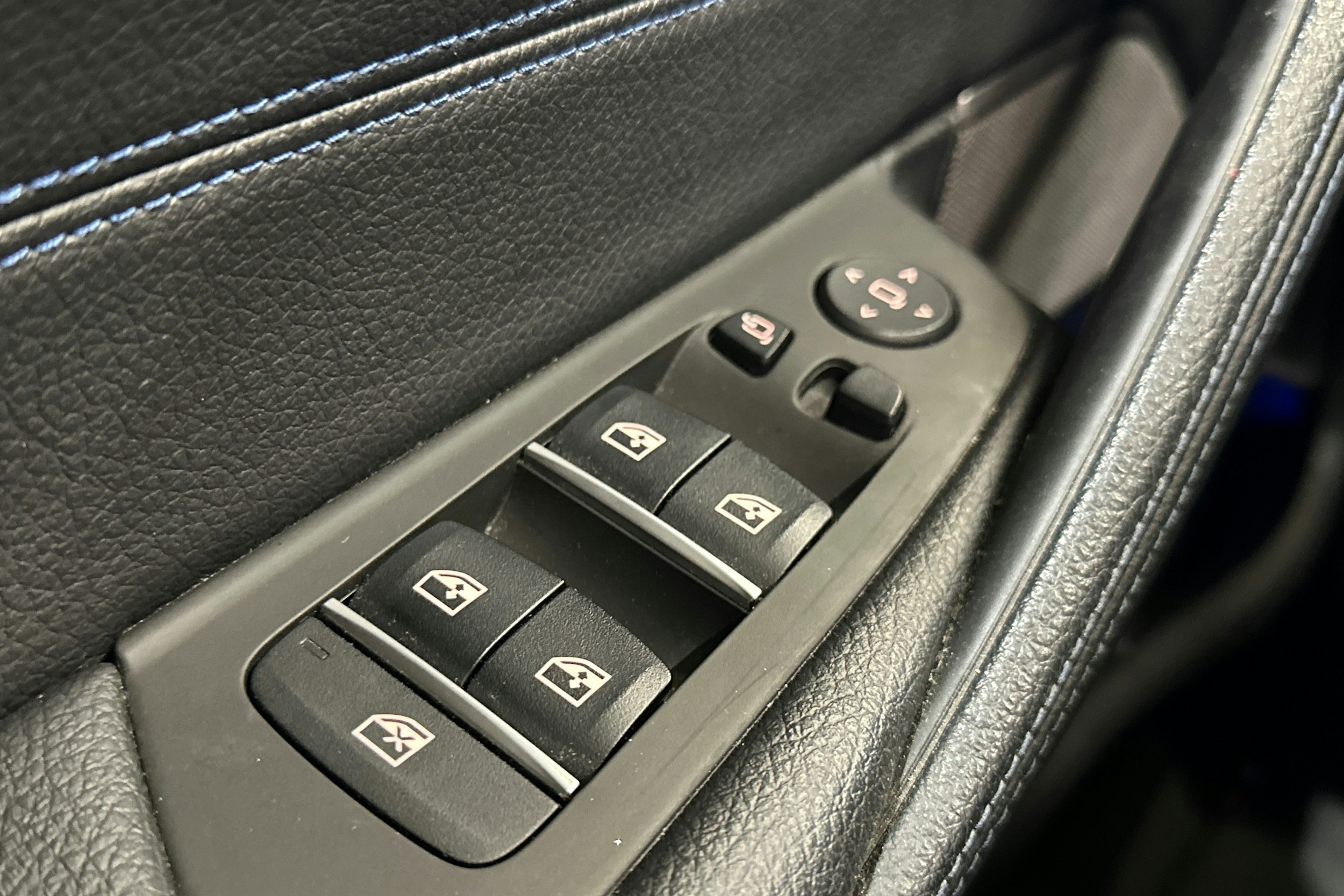 met. musta BMW 540 2021 kuva 17.