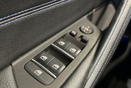 met. musta BMW 540 2021 kuva 17.