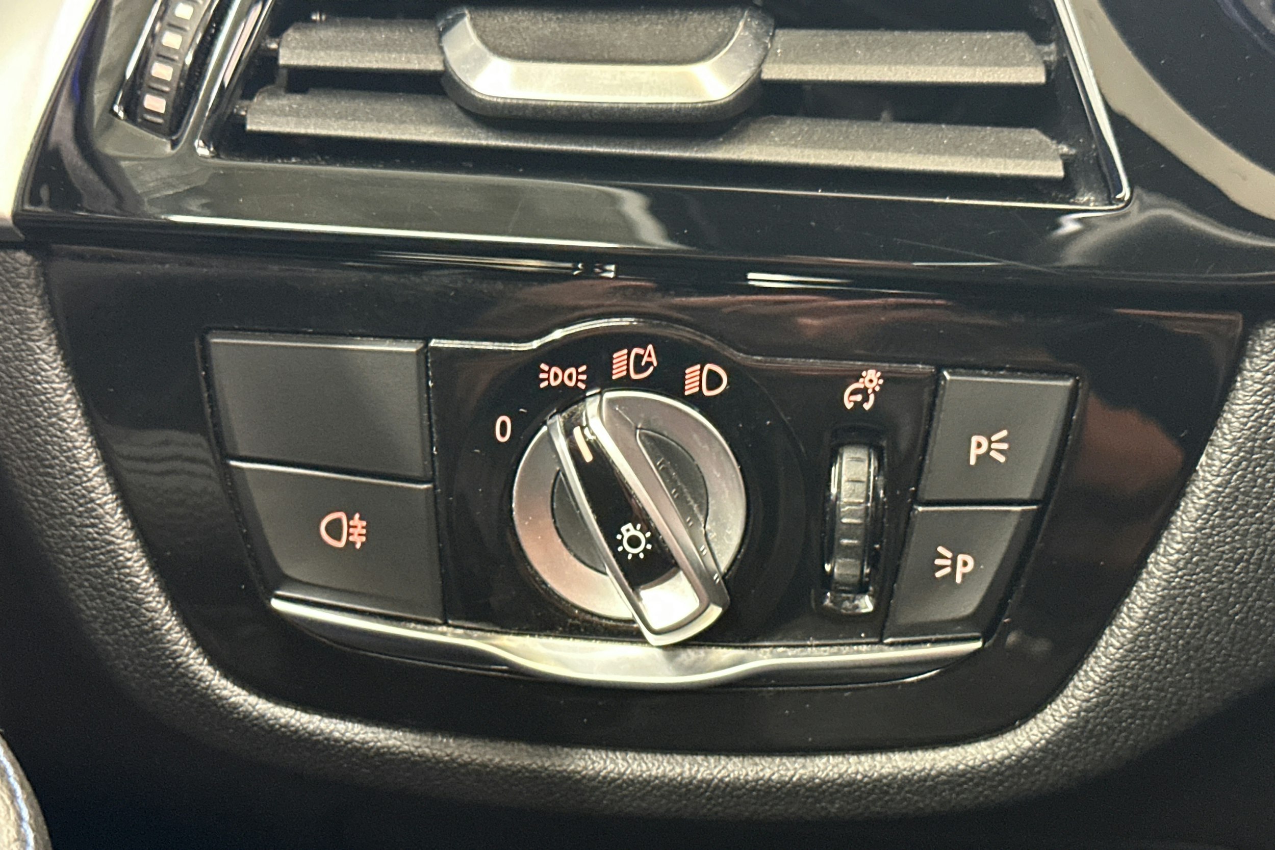 met. musta BMW 540 2021 kuva 18.