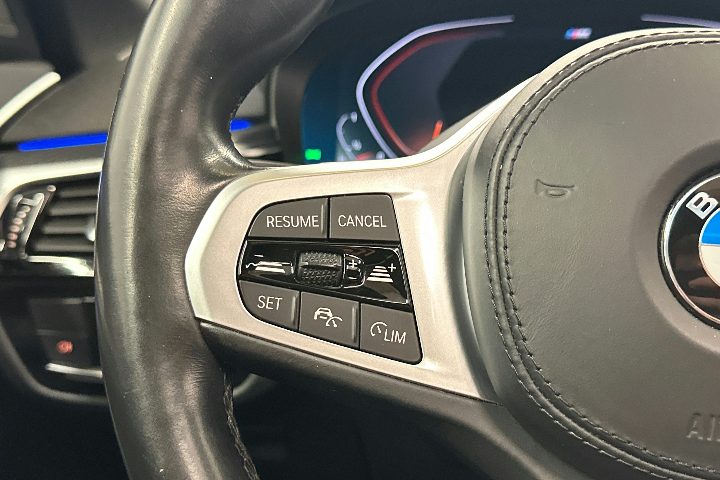 met. musta BMW 540 2021 kuva 19.