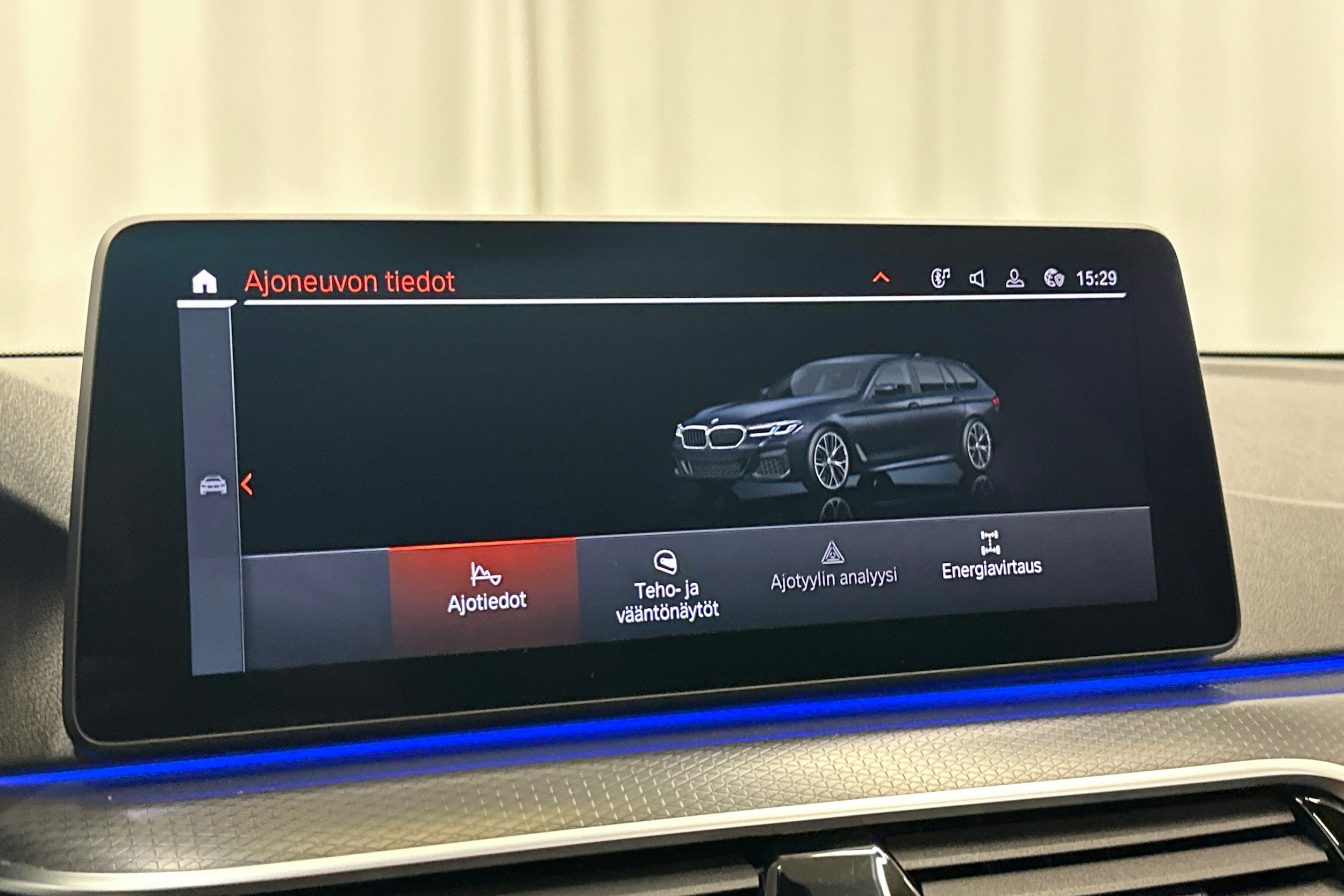 met. musta BMW 540 2021 kuva 23.