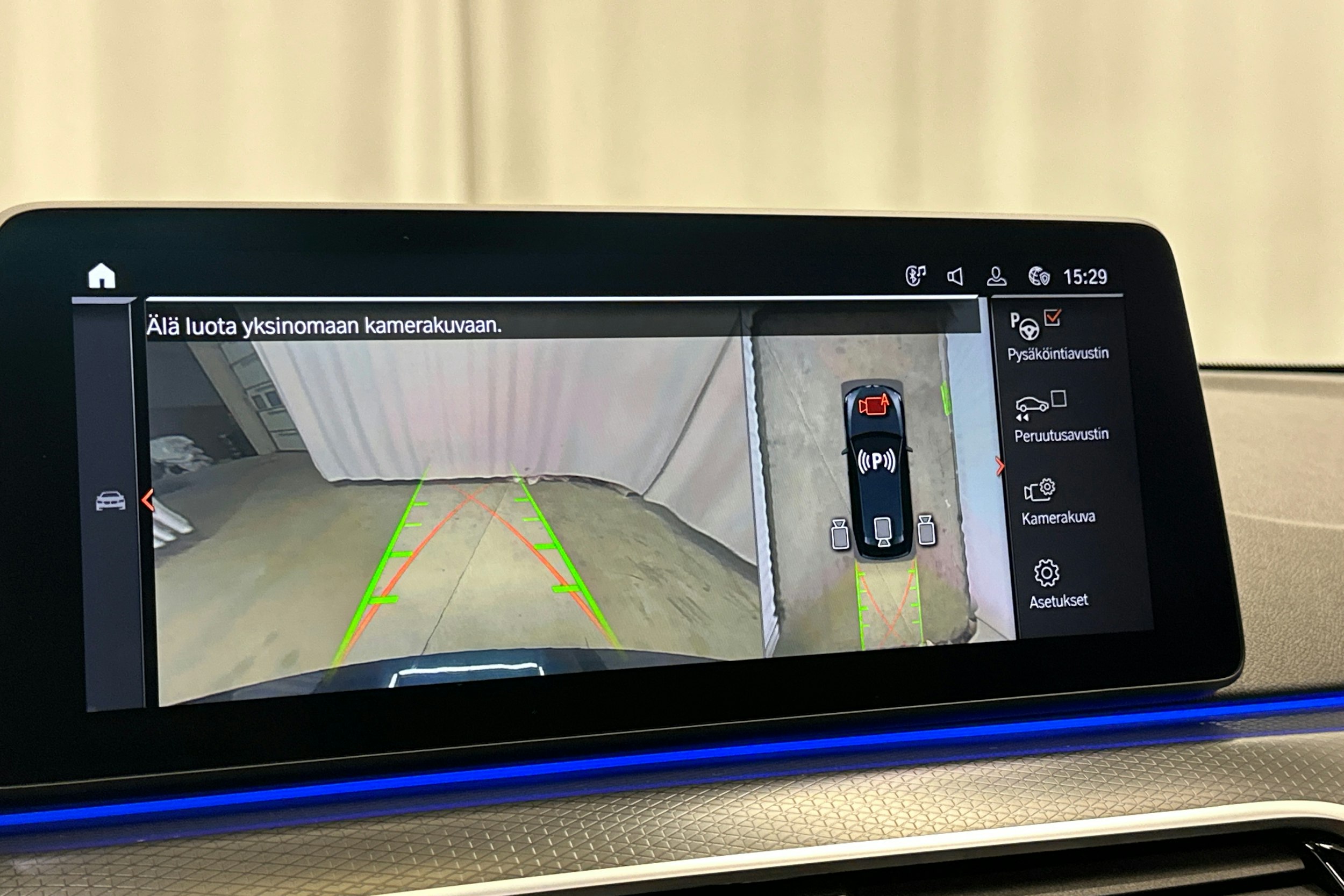 met. musta BMW 540 2021 kuva 24.