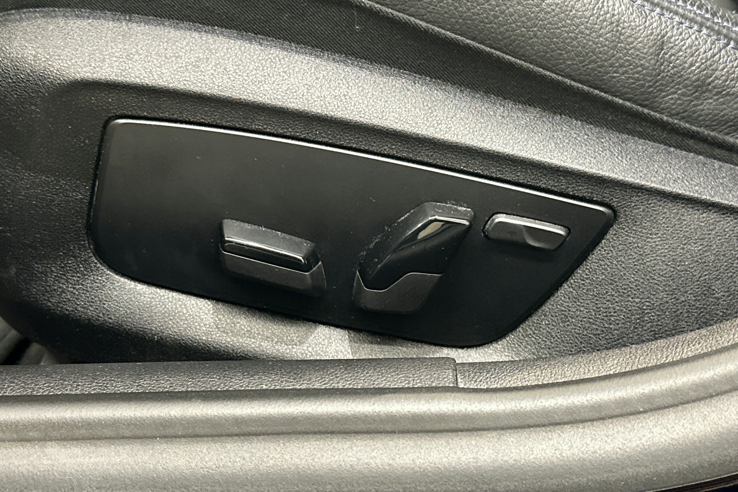 met. musta BMW 540 2021 kuva 29.