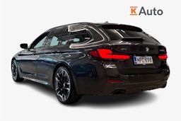 met. harmaa BMW 540 2021 kuva 2.