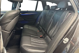 met. harmaa BMW 540 2021 kuva 10.