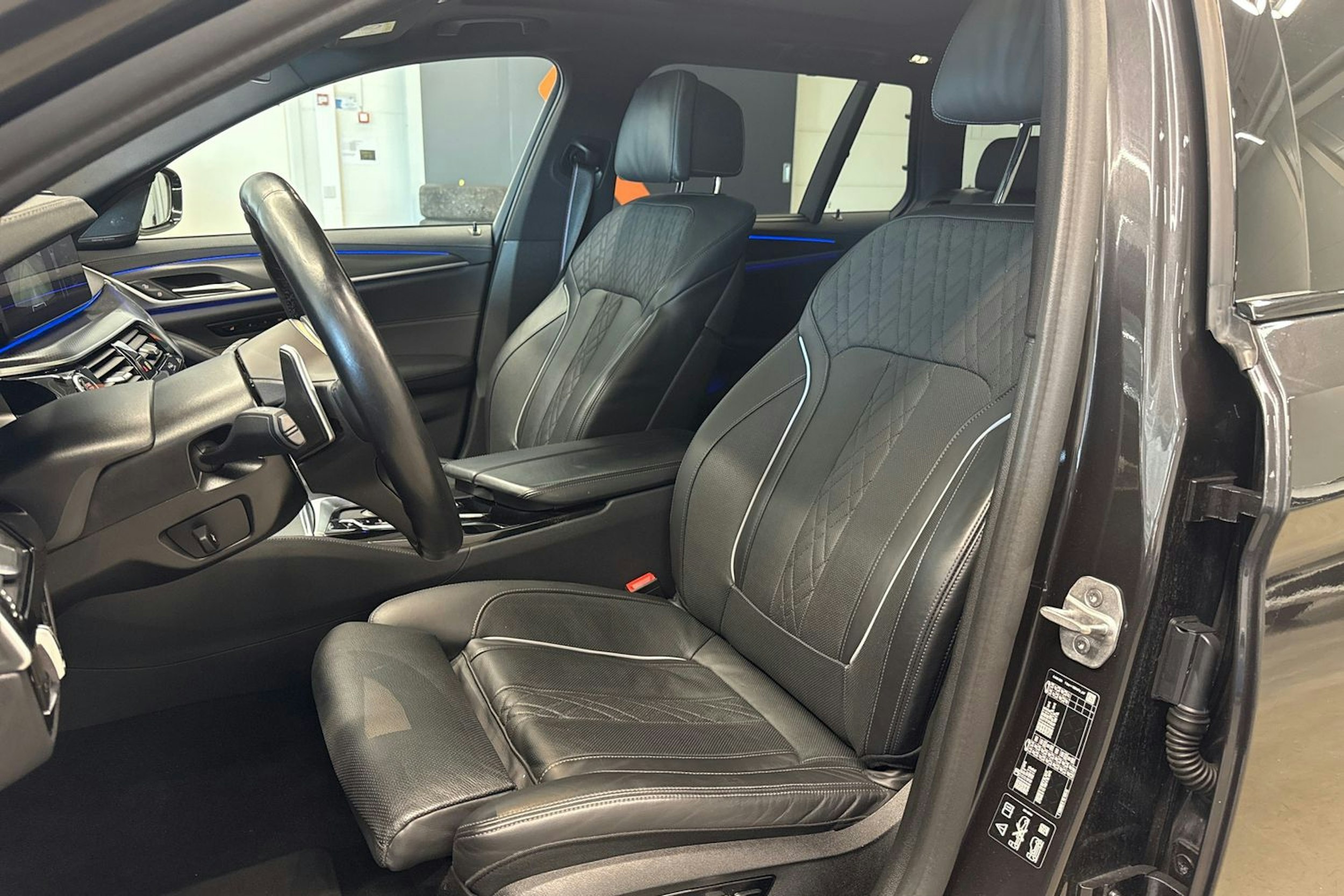 met. harmaa BMW 540 2021 kuva 25.