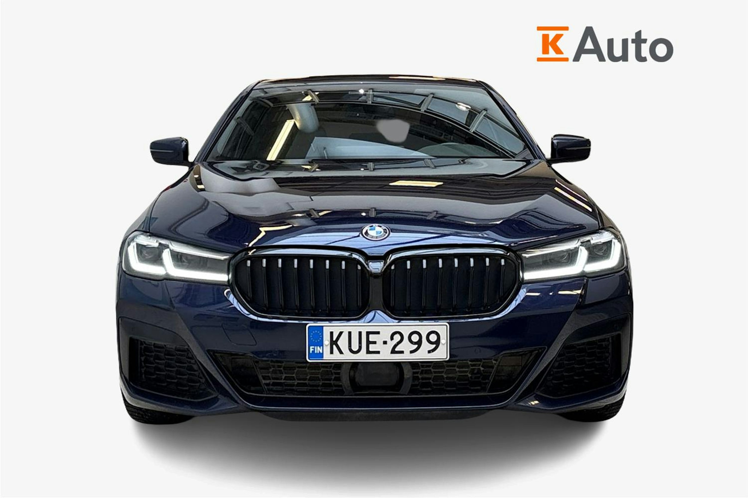 sininen BMW 545 2020 kuva 5.