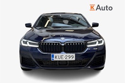 sininen BMW 545 2020 kuva 5.