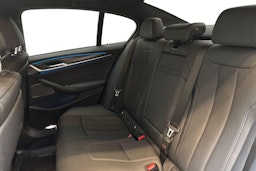 sininen BMW 545 2020 kuva 10.