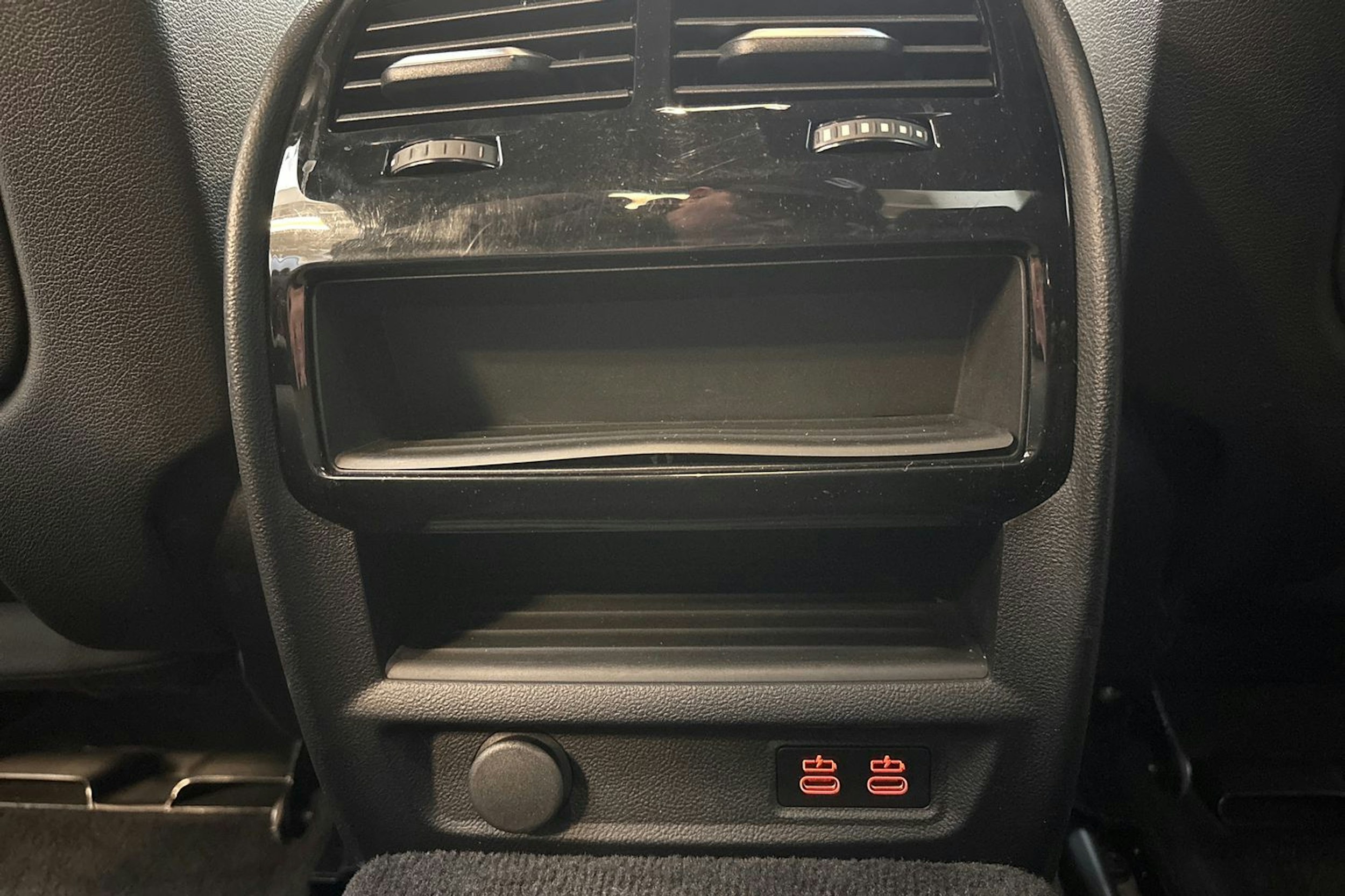 sininen BMW 545 2020 kuva 18.