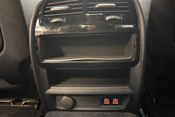 sininen BMW 545 2021 kuva 18.