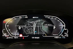 sininen BMW 545 2021 kuva 22.