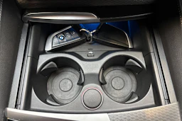 sininen BMW 545 2021 kuva 25.